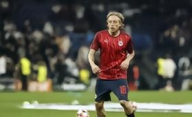 里昂以1000万欧元签下萨尔茨堡中场比斯特鲁普，旨在补强中场战术深度。25岁的比