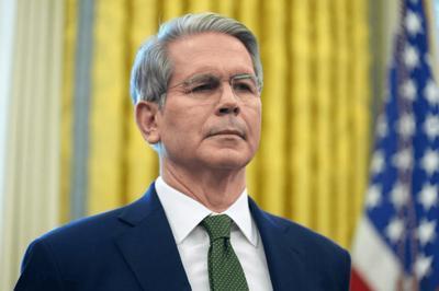 美国财长贝森特公开表示，世界无法承受，一个贸易顺差达到，一万亿美元的中国！中国想