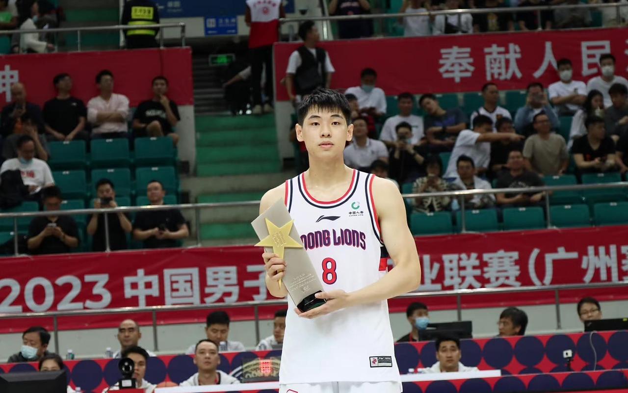 崔永熙归队时间确定！崔永熙放弃NBA机会，选择回CBA帮广东男篮冲冠！这事儿