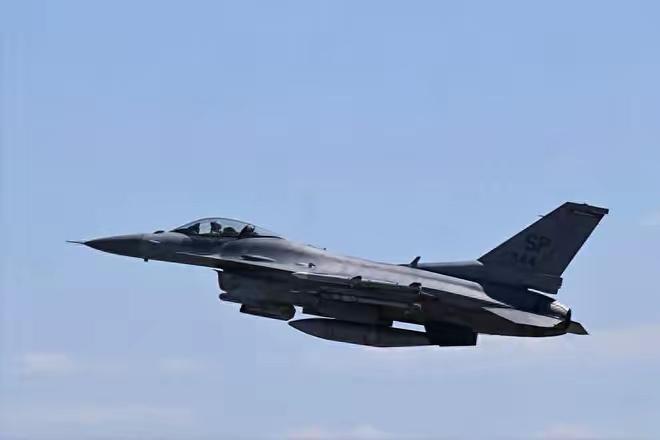 中美战机在黄海上空发生对峙！2月20日官方消息确认，美军军机闯进黄海当面空域活