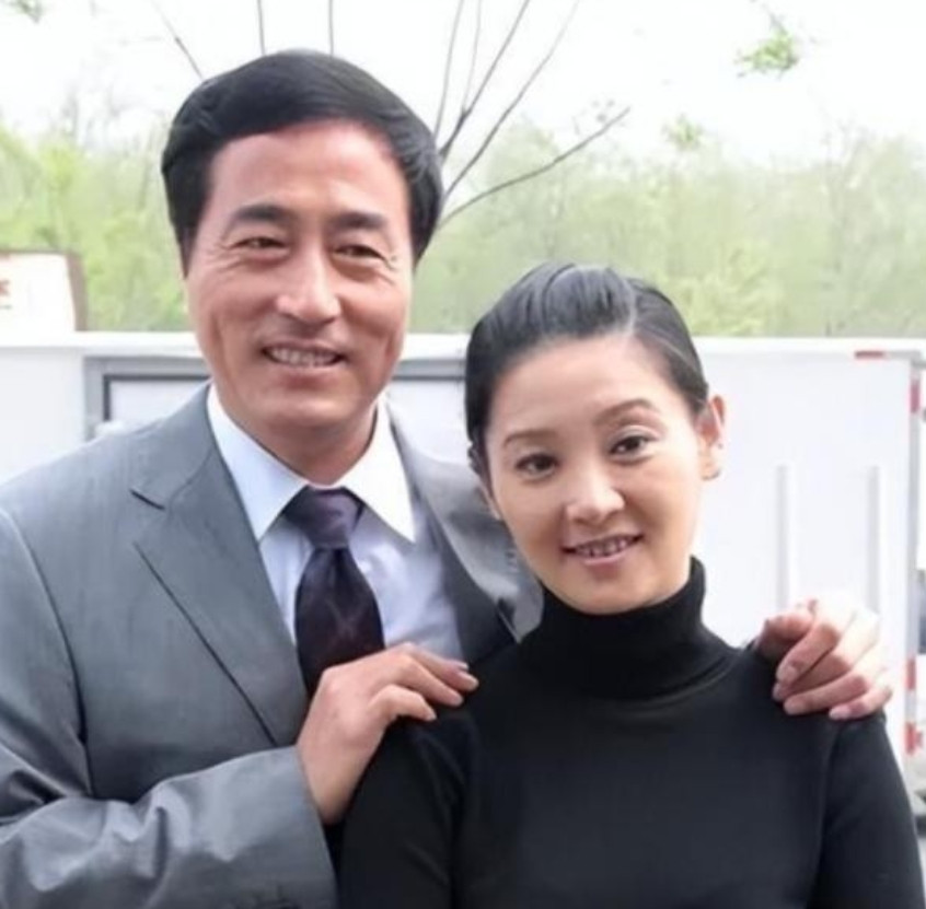 1987年，杨立新把徐帆接到北京，“养”了她3年，自己连一颗青菜都舍不得买，却给