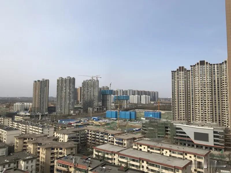 石家庄楼市：1月5日‑8月12日数据显示，四十中板块房价站稳1.9万横盘震荡