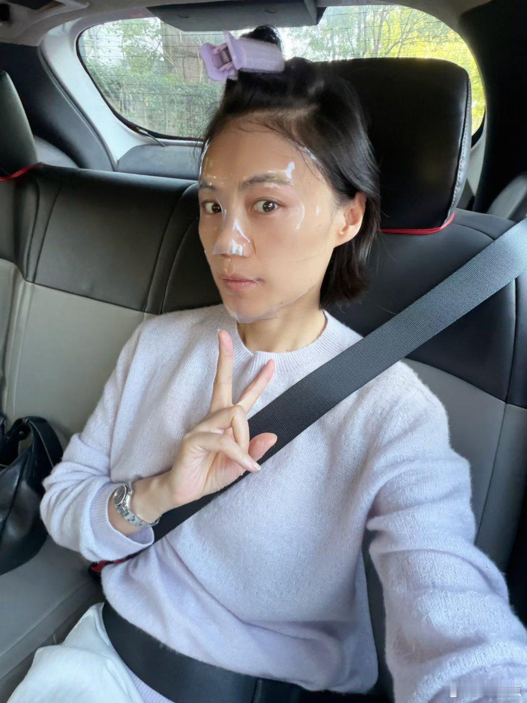 昨天聊天提起来，40岁最害怕的是什么？我和二姨不约而同地说，当然是怕老啊！心态还是28岁，但是身体告