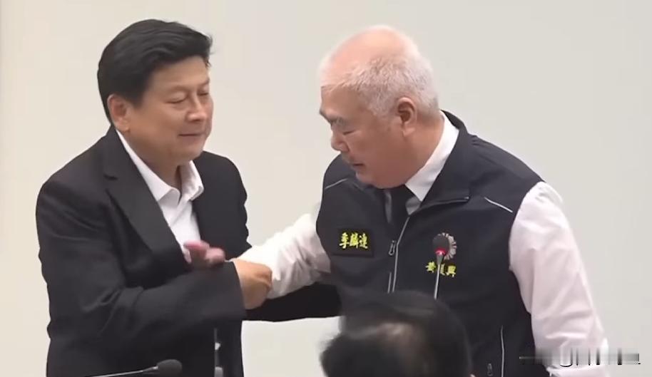 郑丽文这波操作很优秀，直接给了国民党那些亲美派一个下马威。4月29日，国民党