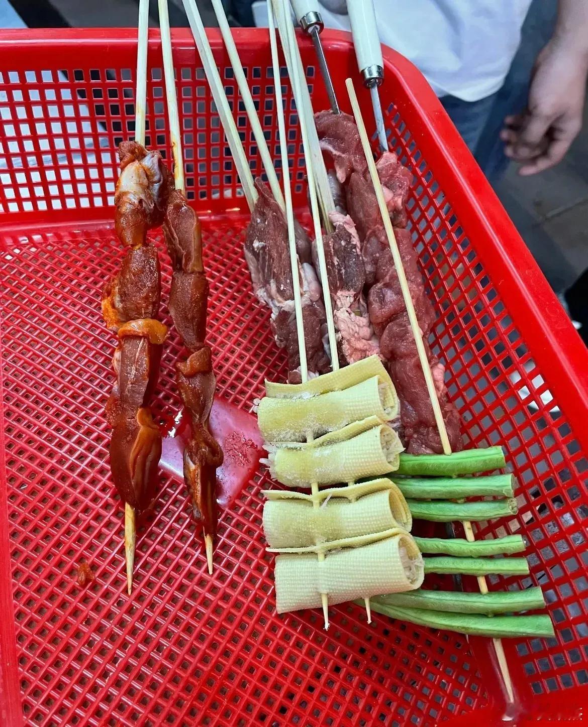 这几串在你们那里需要多少钱？实话实说吧！看哪里最便宜！​​​