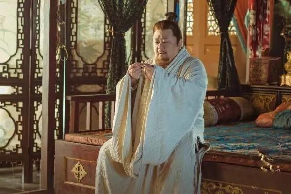 今日话题：朱高炽只做了十个月皇帝，为何评价这么高？？？网友甲：朱高炽一辈子省