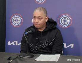 你认同吗？泰伦卢谈裁判吹罚：“卢卡，里夫斯。”“总是能够要到罚球。”