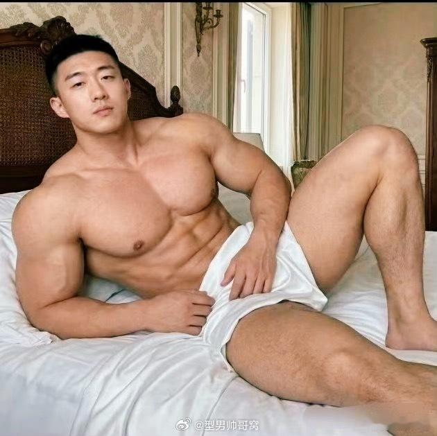 型男帅哥窝肌肉型男​​​