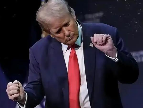 美国千万不能倒下，一旦倒下，中国就会很头疼！这究竟是为什么？ 答案藏在两国深