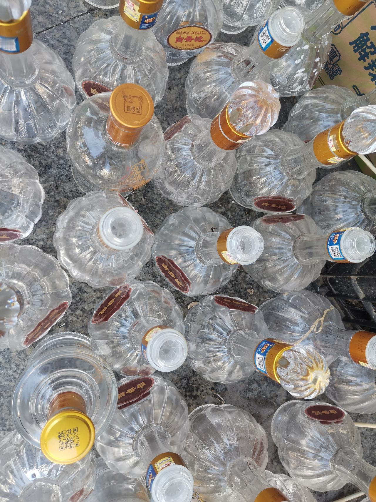 二姨父喝酒多年，刚退休就得了胃癌和肝癌，姑伯好酒，死于食道癌和胃癌，他们该不该怪