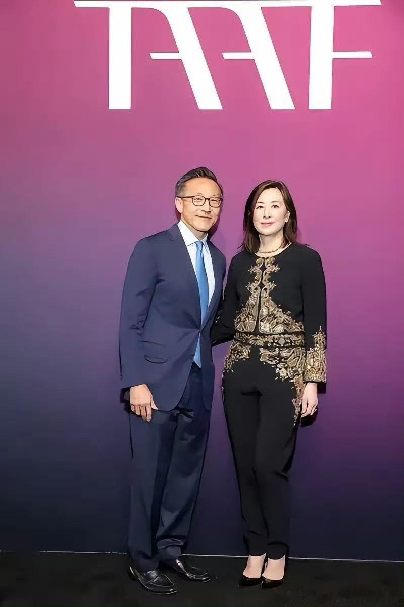 （约950亿人民币），阿里持股+篮网/自由人+BSE Global体育...