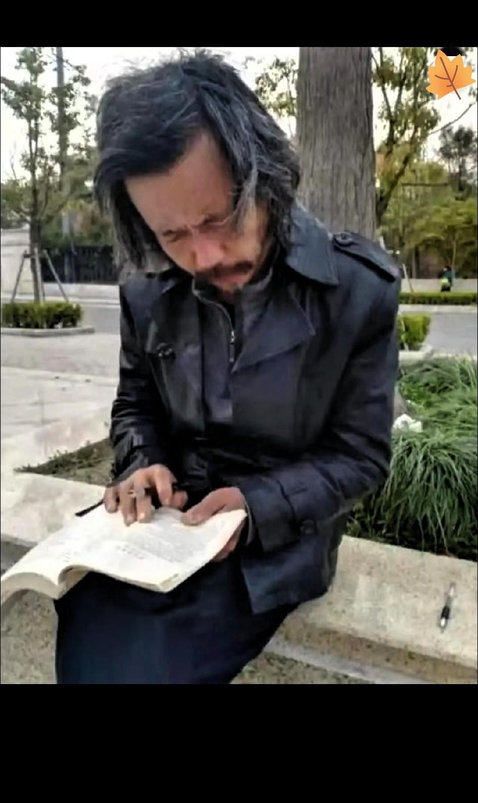 聆听流浪大师沈巍的至善之音上海流浪大师沈巍的一番话，如清泉淌过心间，令人耳目