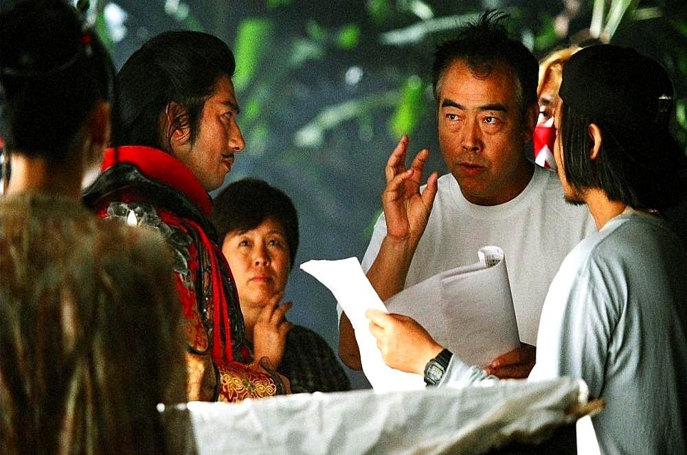 李诚儒先是高度赞扬李诚儒把《霸王别姬》捧到头顶，再指出陈凯歌后来片子“花里胡