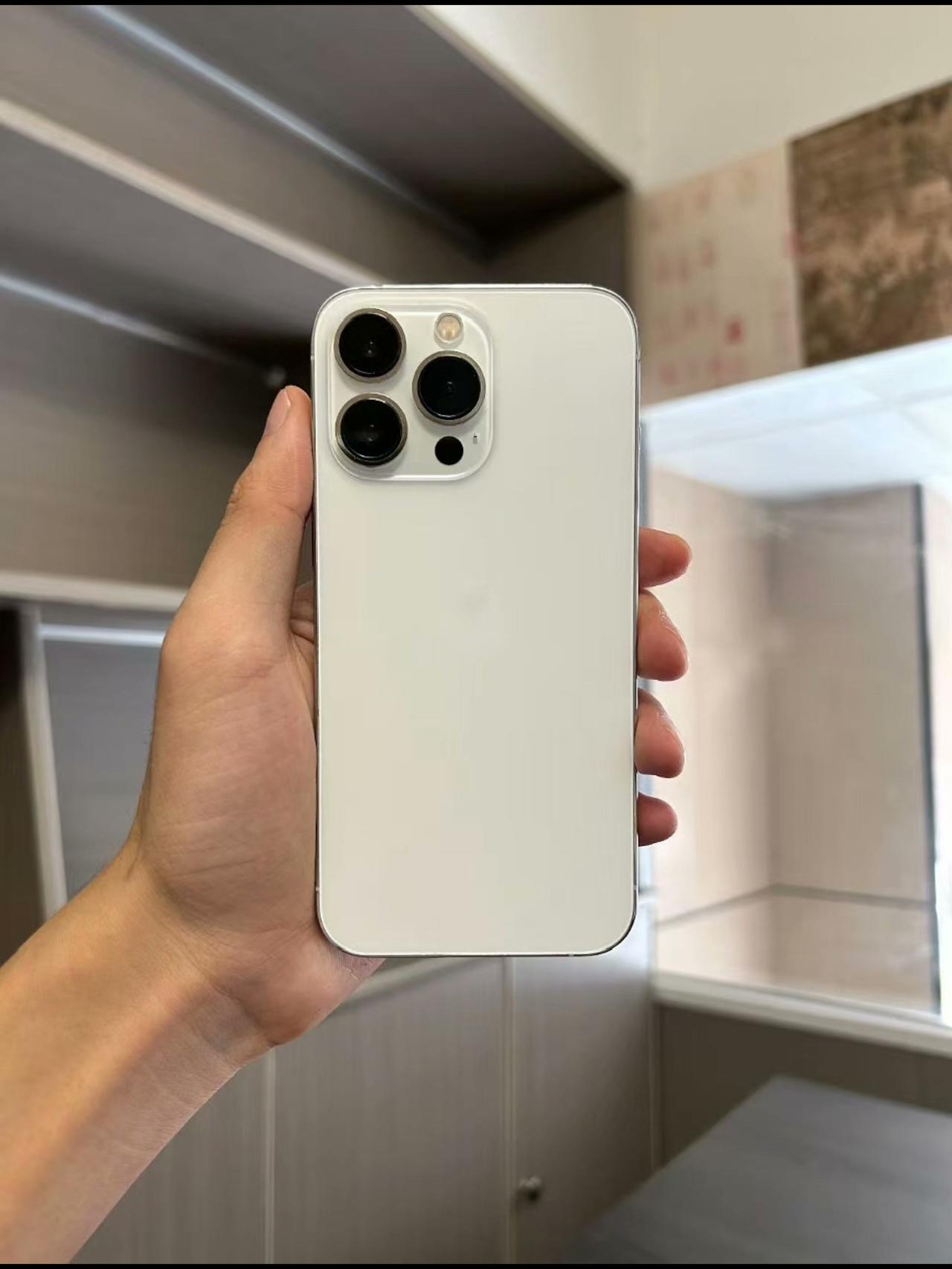 苹果一代神机，第一部高刷机型iPhone13Pro，2026年估计还有好多人在