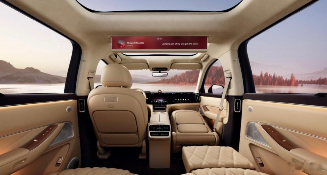 冬季对于新能源汽车来说是一大痛点，问界M8在热管理系统、续航稳定性与行车安全等核