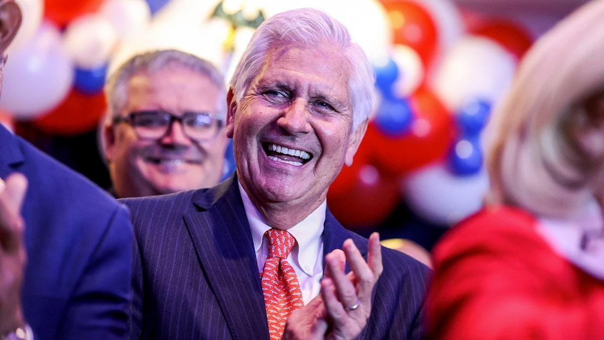 获特朗普强力背书，“MAGA干将”布莱克曼能否为共和党夺回纽约州？近日，美国