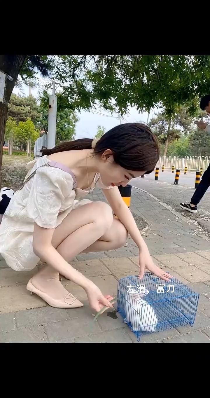 清纯甜美 大长腿美女 肤白貌美 甜美穿搭 笑容最治愈的女孩