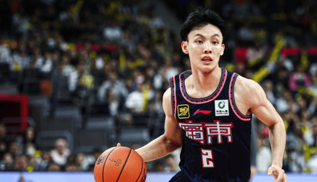 徐杰: 现在打满全场不会抽筋, 要感谢杜导帮我减轻防守压力