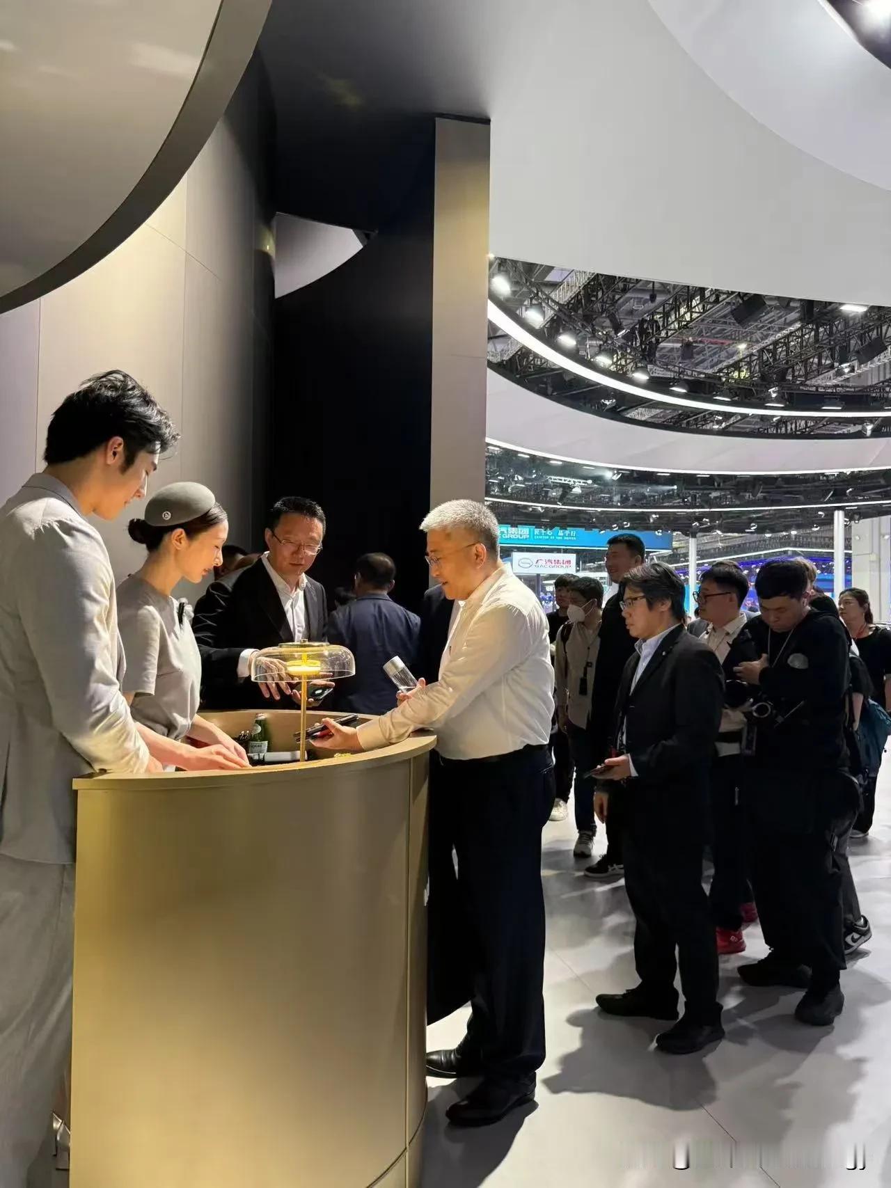 上海车展首日，奔驰全球及中国区