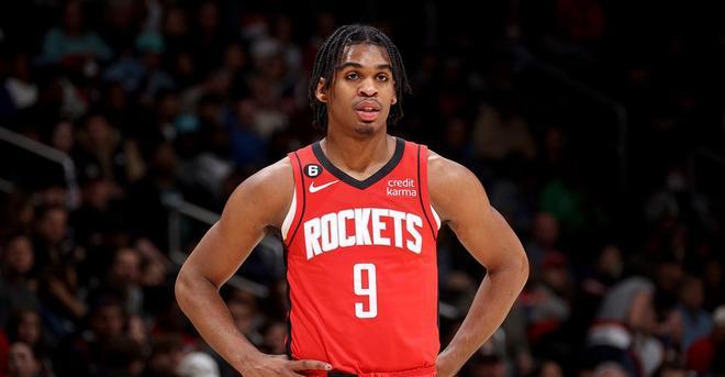 深圳男篮志在冠军！据深圳媒体人郑志鹏透露：约翰逊在对阵山西男篮时碰到伤病，这位外