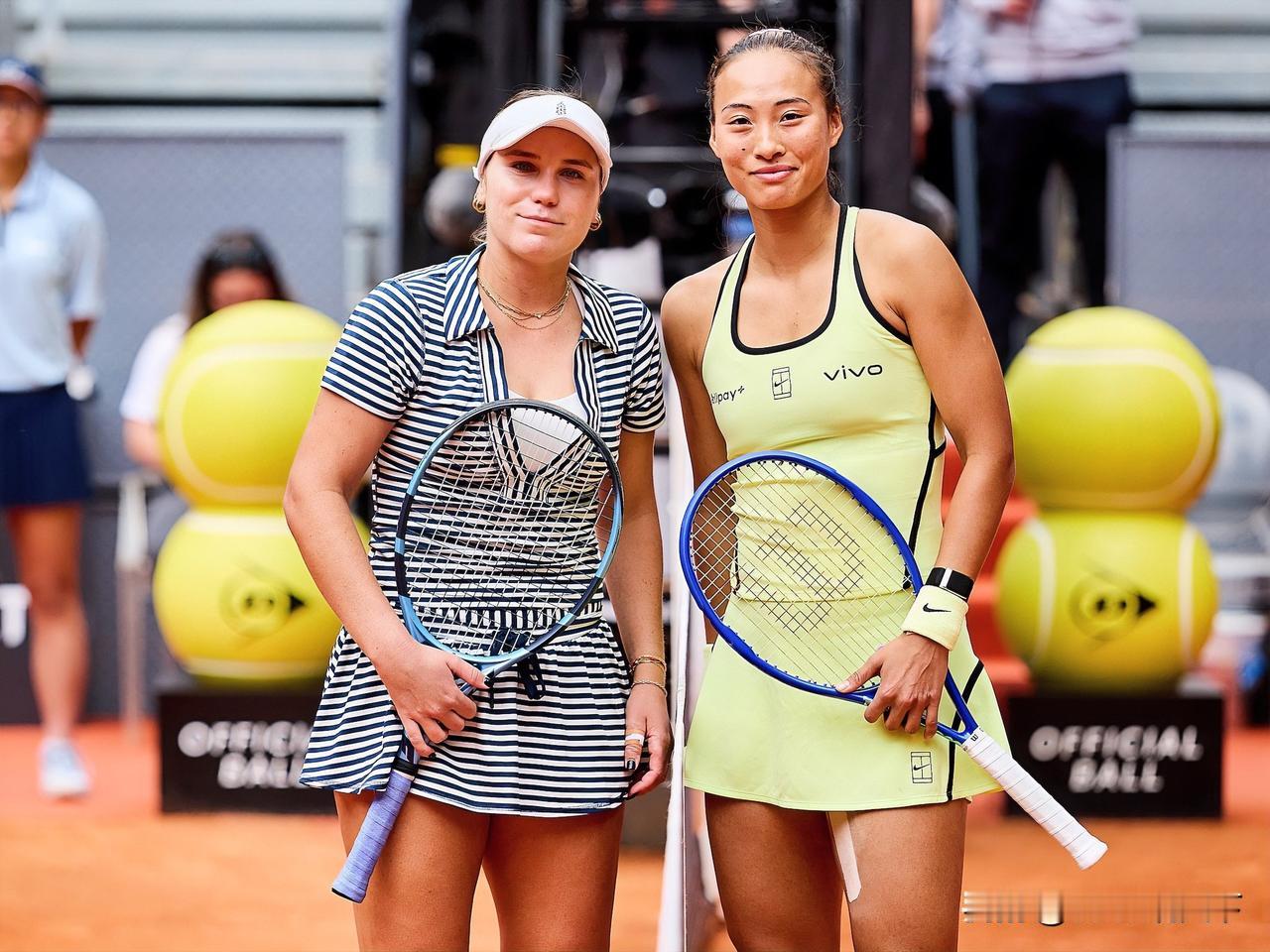 郑钦文迎来红土首胜，三盘逆转大满贯冠军🇺🇸肯宁，静候暴力冰美人🇰🇿莱巴金