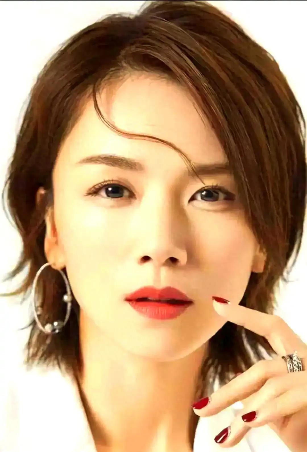 演员曹曦文入行多年，凭借《野鸭子》《如懿传》等作品被观众熟知，她的感情经历也曾被