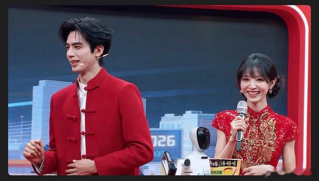 🍩笑起来脸上已经没有胶原蛋白了吓人的很根本配不上我🐲