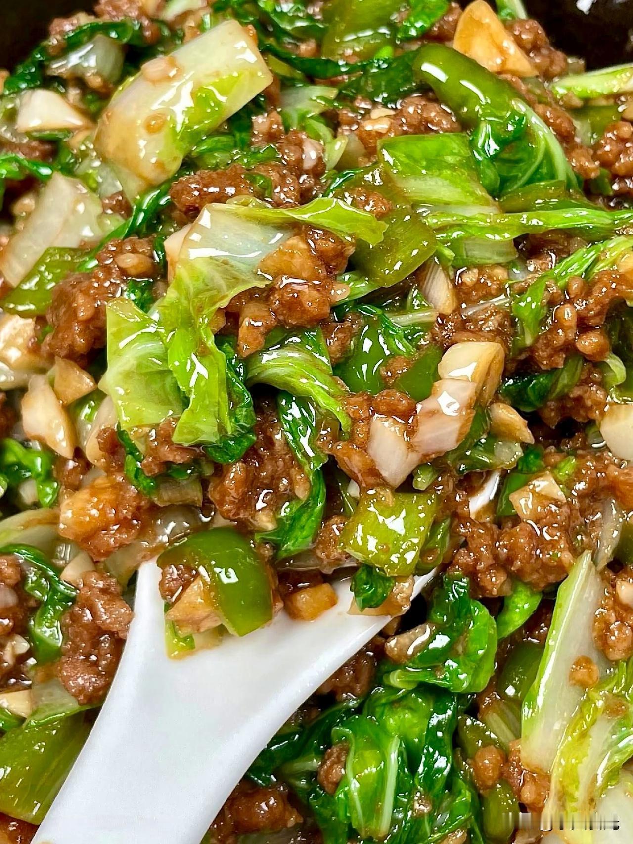 以前总愁每天晚饭做啥，大鱼大肉吃腻了，清炒青菜又寡淡，孩子不爱动筷子。上周去楼