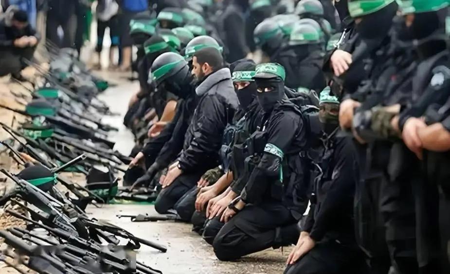 哈马斯跪了，同意解除武装想以此换取高层今后的安全。不过未来哈马斯的结局只会更惨，