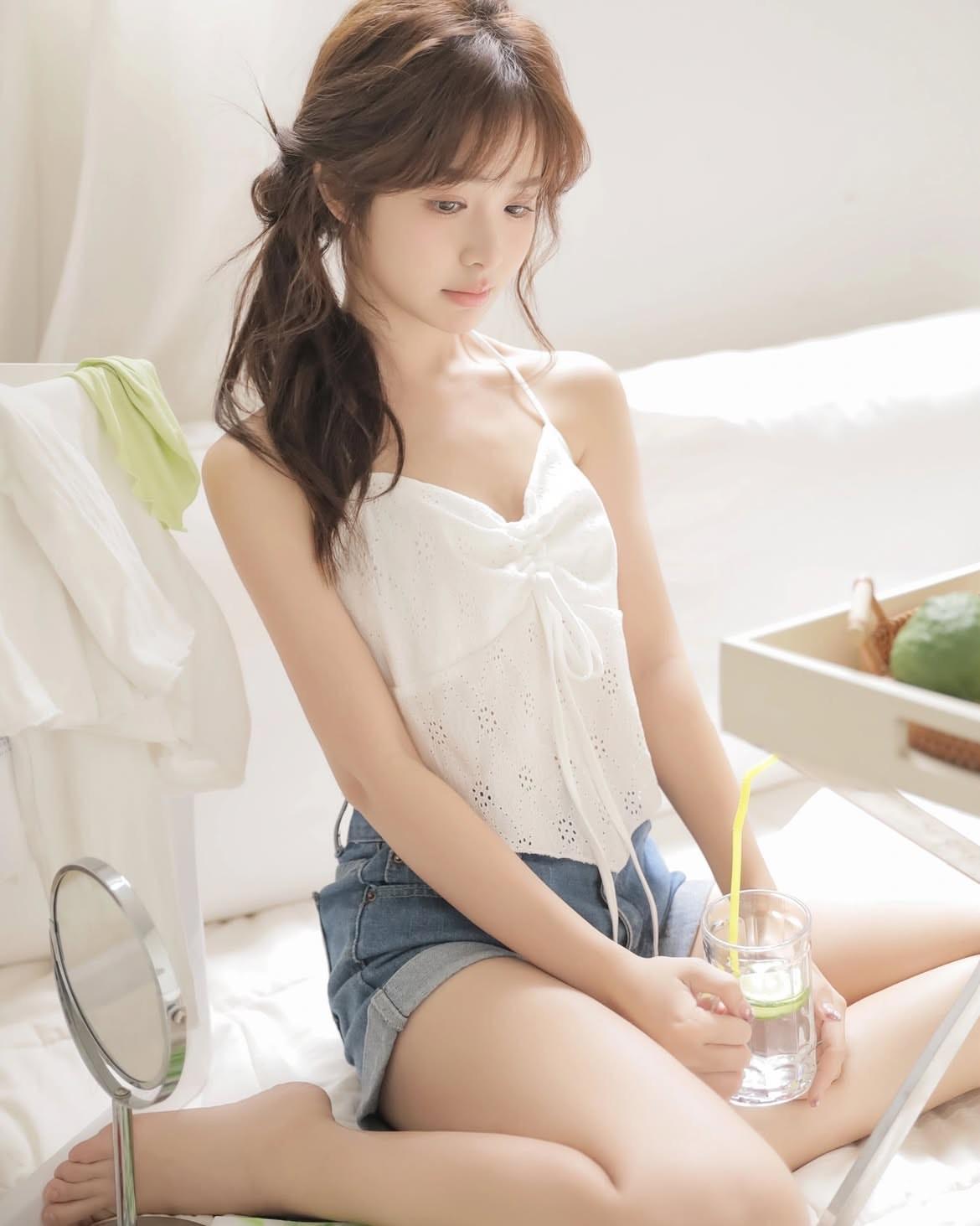 什么样的穿搭可以成为气质女神?穿出自信，展现真我，让气质女神的魅力无可挡！