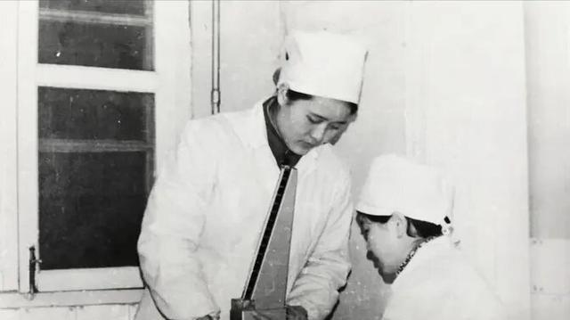 1980年，广州军区保卫部审问总医院护士长，护士长蛮横地说：“你们怎么敢抓我？”