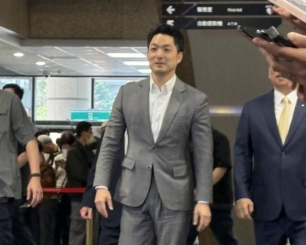 就在刚刚，台北市长蒋万安发表声明，4月10日，针对中国大陆9日宣布在黄海