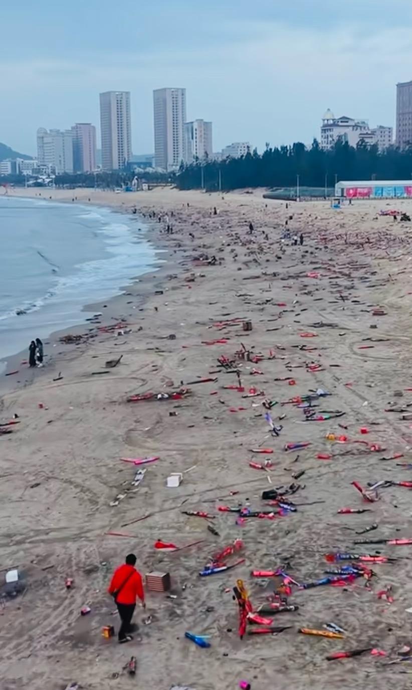 海陵岛跨年，烟花！塞车！垃圾！海陵岛跨年，每年都是万人齐放烟花，每年都是塞的