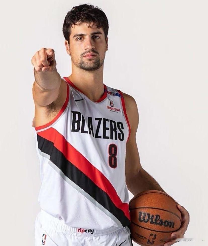 不服不行，阿夫迪亚真是一个神奇的球员——他的得分超越哈登助攻超越亚历山大