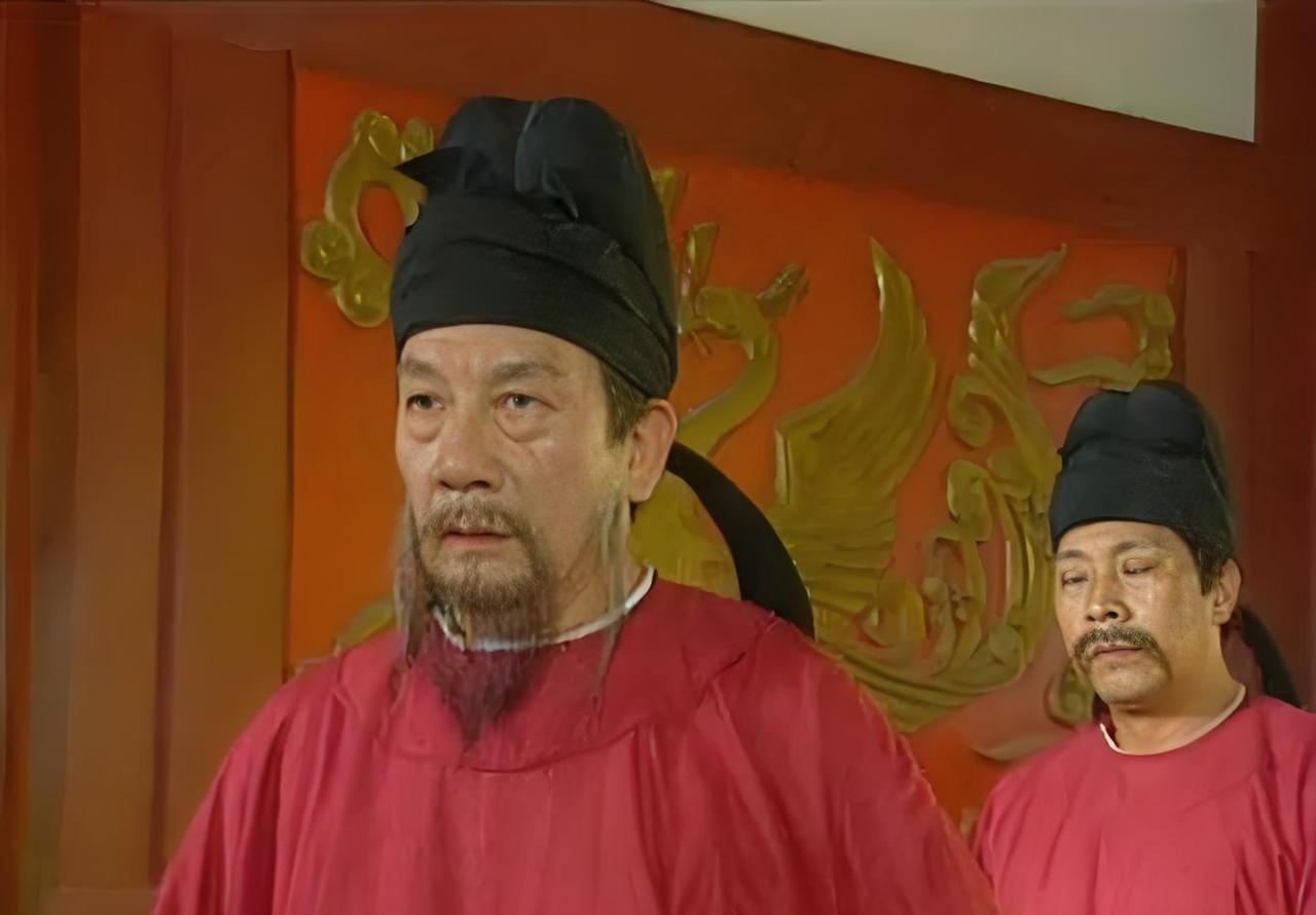 公元721年，宰相姚崇患病，命不久矣。咽气前，他拉着长子姚彝的手，含泪嘱咐道：“