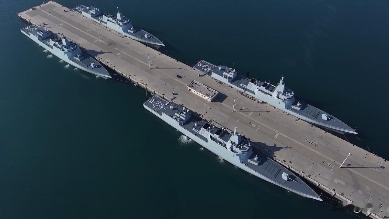 【四艘万吨大驱什么水平？】