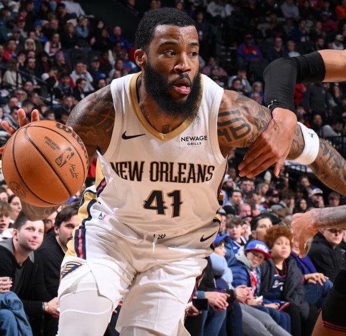 湖人最近向鹈鹕队咨询了萨迪克-贝的报价。萨迪克-贝是一位攻防俱佳的小前锋。他在过