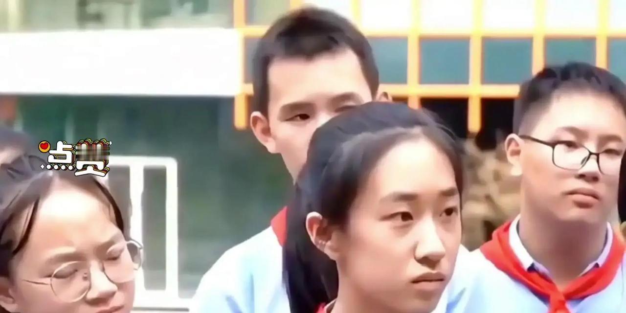 娱乐圈又闹出大动静了！最近鞠婧祎和老东家丝芭传媒撕得不可开交，公司直接甩出账单，