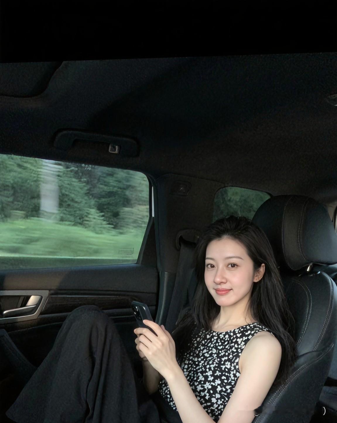 是不是发现女人情绪比男人多呢,其实女人只是更细腻,更会感受生活。情绪不是