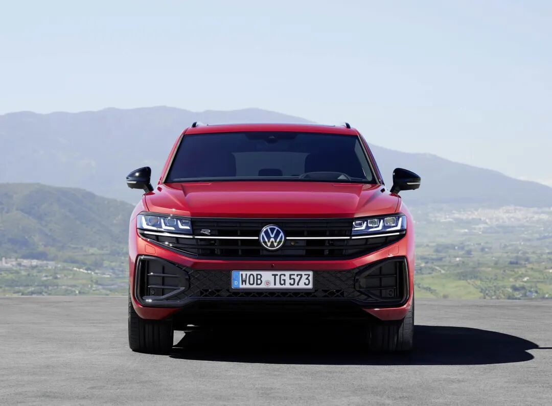 日前，大众官方宣布，旗下的大众途锐新增3.0TSI锐臻版可选，官方指导价为75.