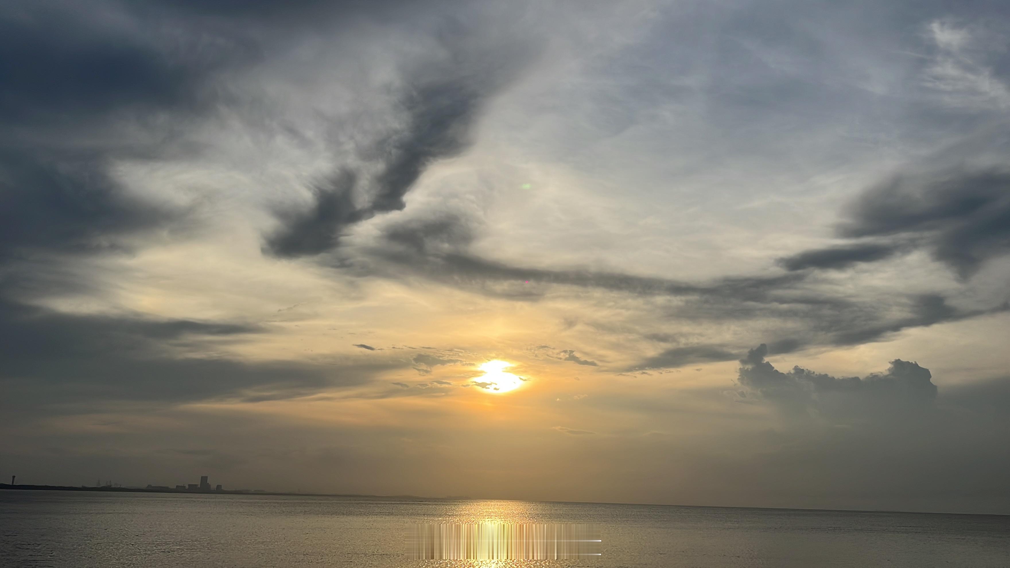 海口锦鲤好评海口这是一座充满魅力的城市！海口，拥有碧海蓝天、洁白