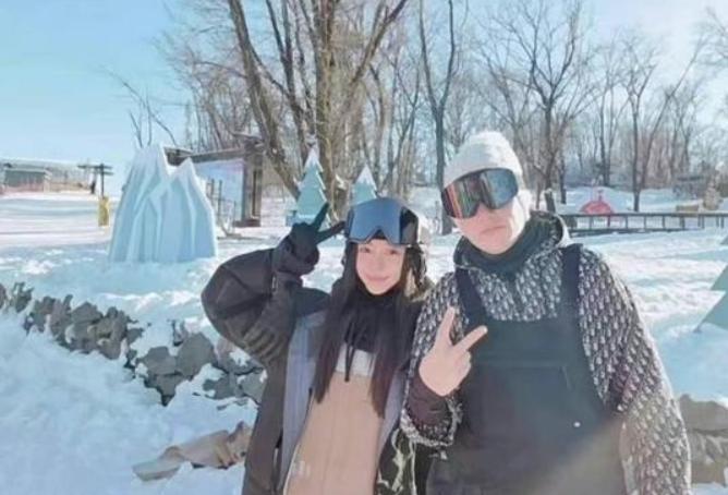 Angelababy的滑雪风波，最致命的不是与已婚男星同框，而是助理那句“姐在剧