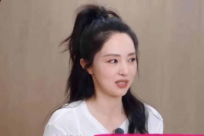 客观的说，既然已经离婚了，董璇能不能不要在节目当中不停的提到前任。就算做的再仁