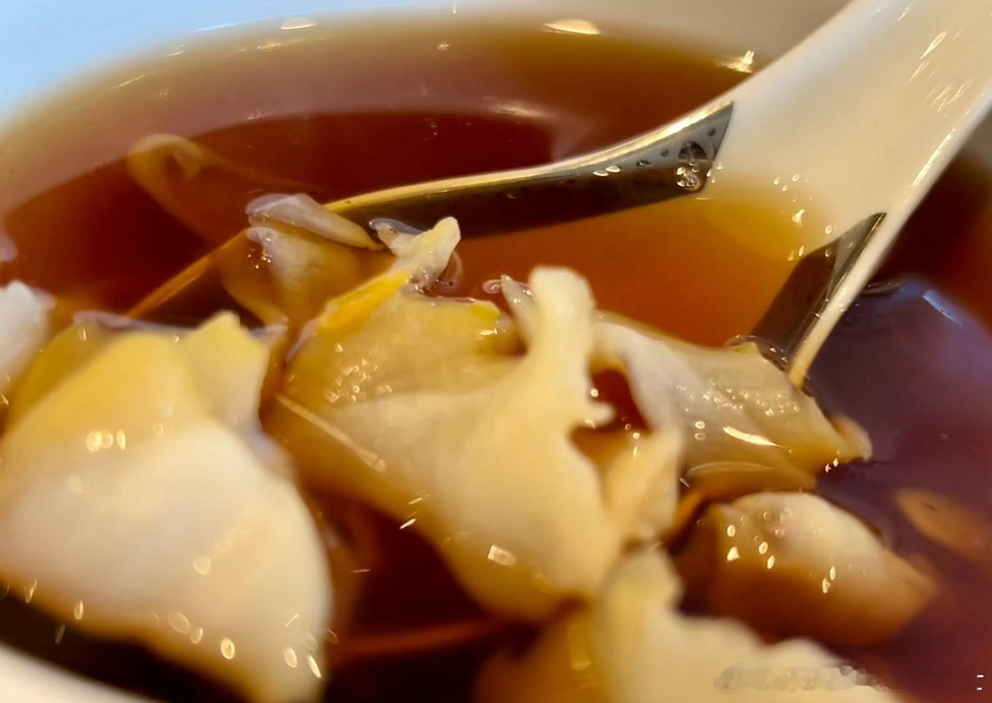 散户你一会换到银行、一会换到创新药，一会又换到证券，一会又换到数字货币，一会又换