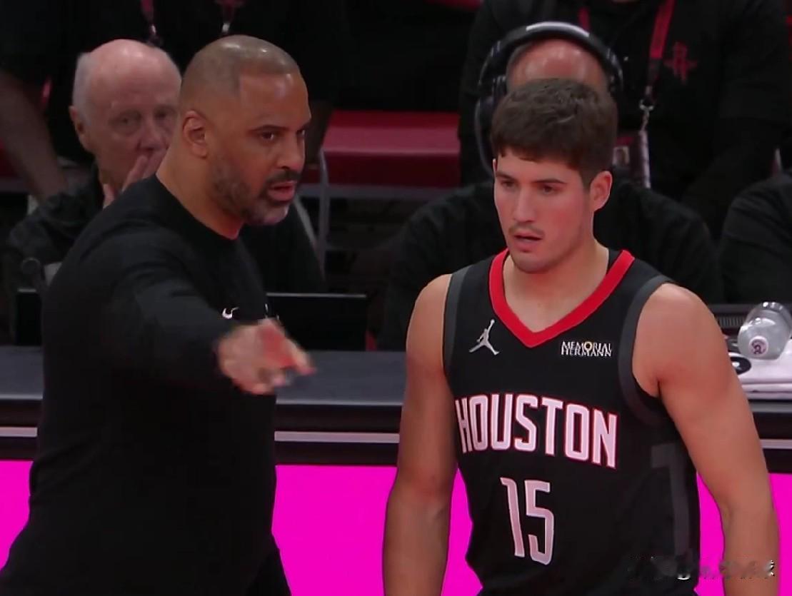 数据不会说谎！！！火箭客场102-103惜败开拓者，主力球员谁拖累了球队一目了