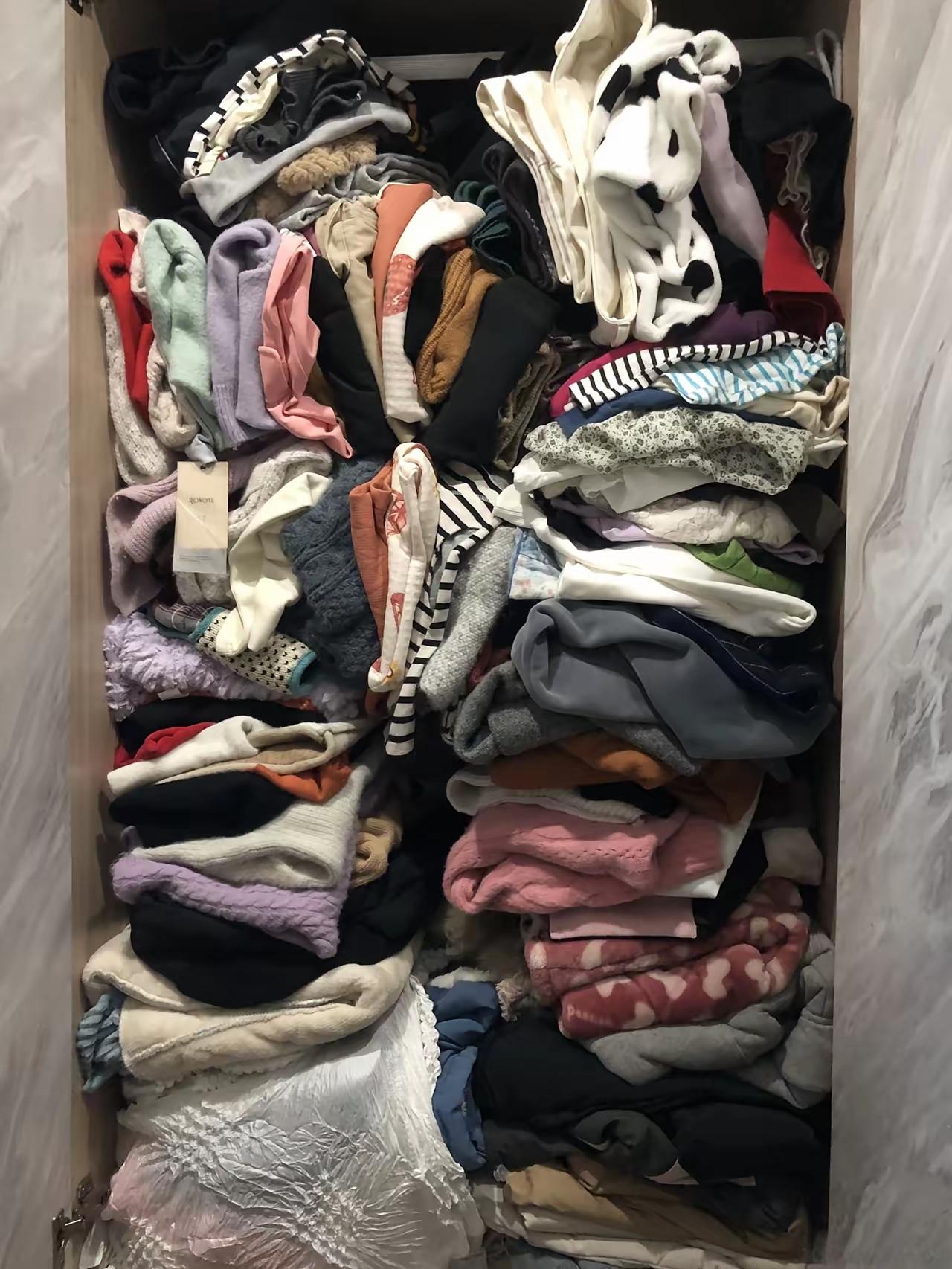 真心劝大家：衣服真的别乱买了真的奉劝各位，别再疯狂买衣服了，不是买不起，而