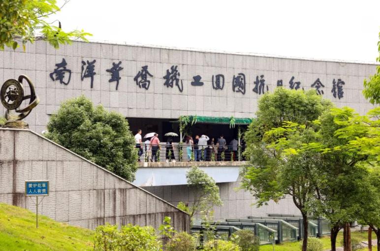 最近因为联合早报的不公正报道，不少网友纷纷跑到外网去跟他们对线，可万万没想到，某