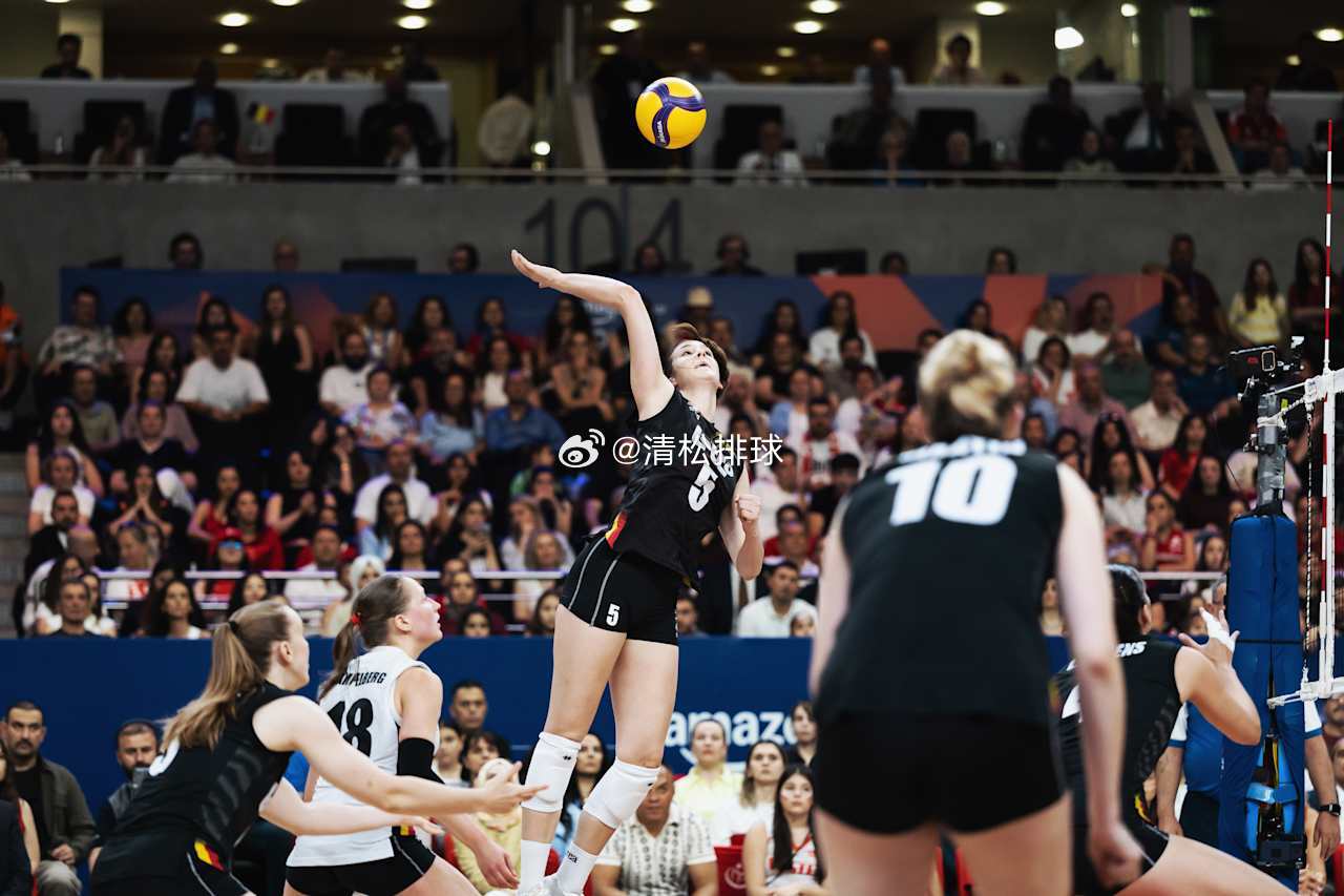 2026年世界女排联赛第二周土耳其安卡拉站，东道主土耳其女排3-0（25-14