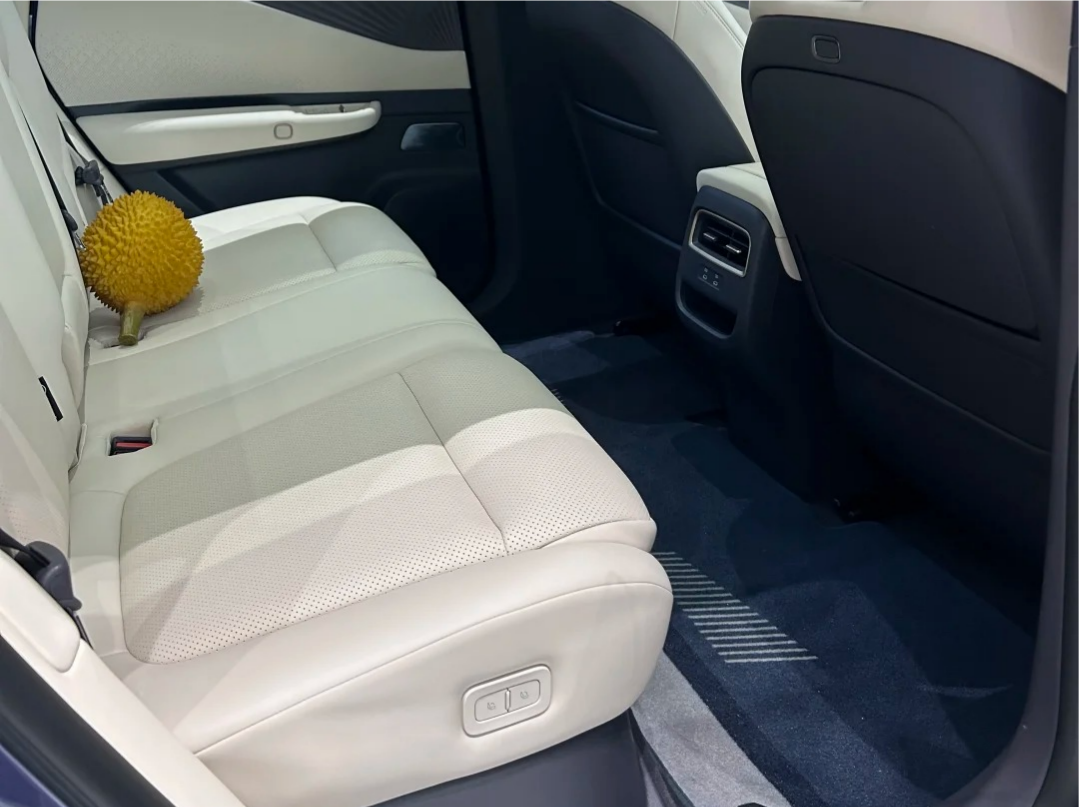 去线下日产的店，看了一圈NX8。不夸张地说，我真心觉得这车很可能会成为，以后家用