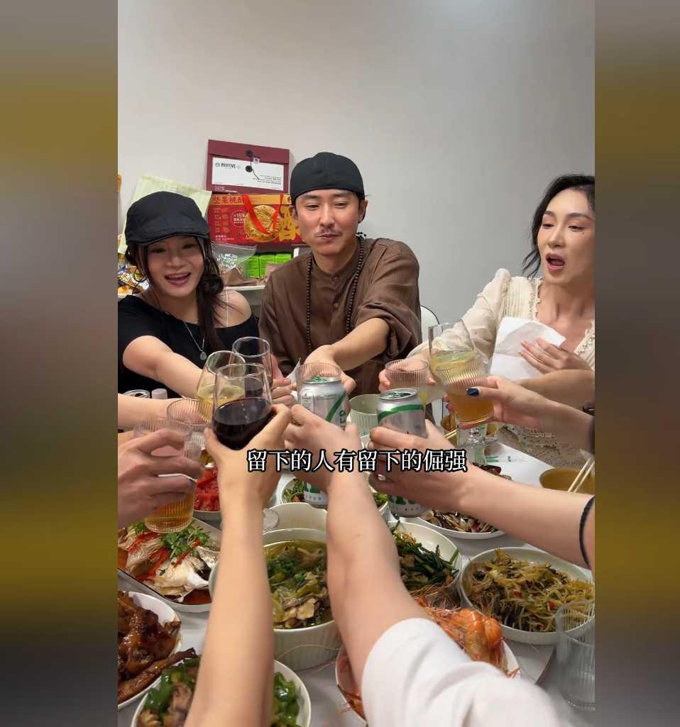 演员周瑞曝横店现状：日薪三万跌至80元，抢戏全靠运气40岁演员周瑞谈及横店行业